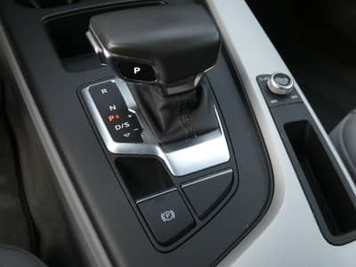 Audi A4 40 TDI S tronic Quattro LED Navi ACC 1-Hd 18" — slika 14