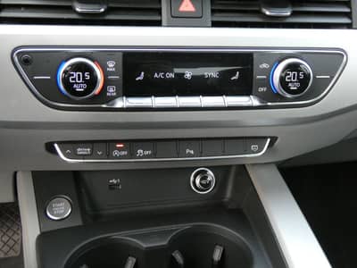 Audi A4 40 TDI S tronic Quattro LED Navi ACC 1-Hd 18" — slika 13