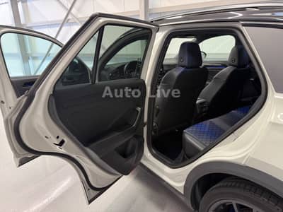 Volkswagen T-Roc R 2.0 TSI*4M*DSG*AKRAPOVIC*VIR*PANO*IQ LIG — slika 30