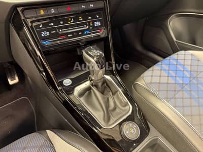 Volkswagen T-Roc R 2.0 TSI*4M*DSG*AKRAPOVIC*VIR*PANO*IQ LIG — slika 17