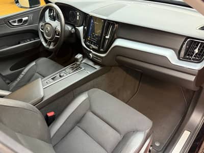 Volvo XC60 Momentum AWD/Navi/LED/PANO/AHK/TOP — slika 16