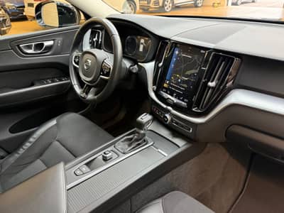 Volvo XC60 Momentum AWD/Navi/LED/PANO/AHK/TOP — slika 14